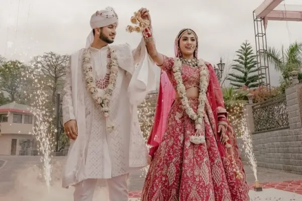 Happy married couple from Elite Bandhan Delhi